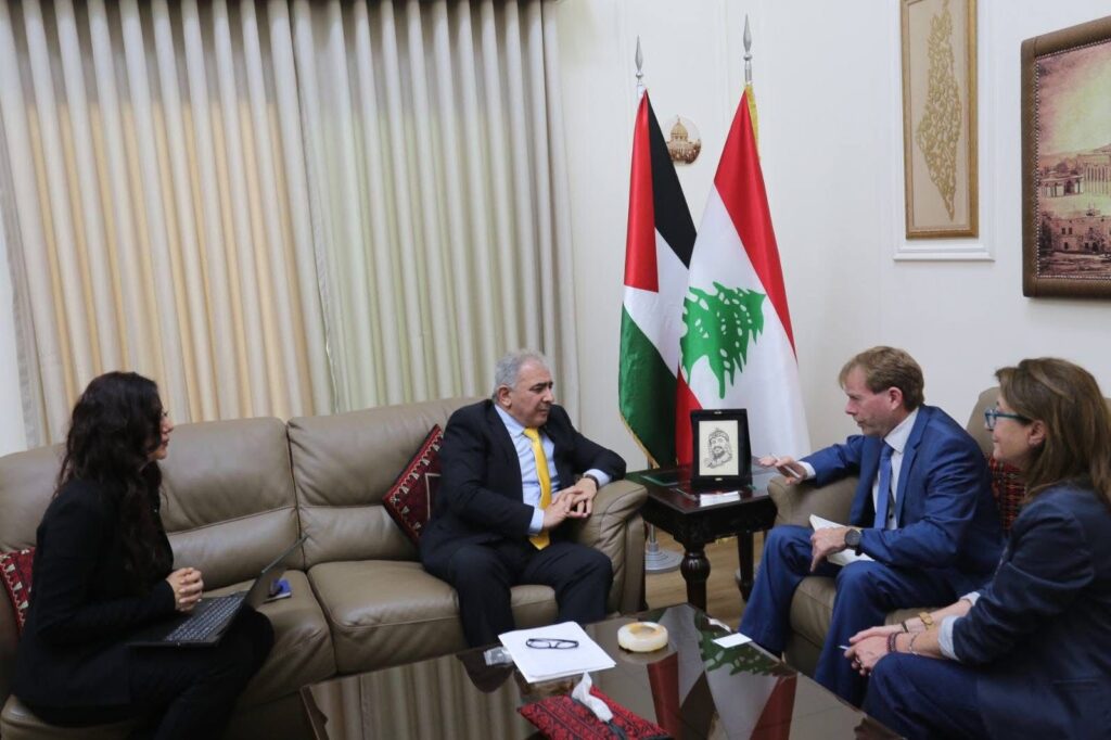 السفير الاسعد يستقبل كبير المستشارين في المركز النروجي لتسوية النزاعات
