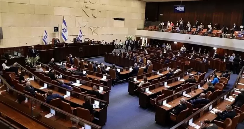 استطلاع إسرائيلي يظهر تقدم “إئتلاف” بينيت وإيزنكوت وليبرمان حال حدوثه