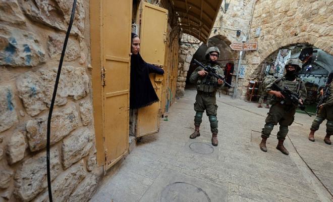 إصابات خلال حملة اعتقالات ومداهمات للاحتلال بالضفة والقدس