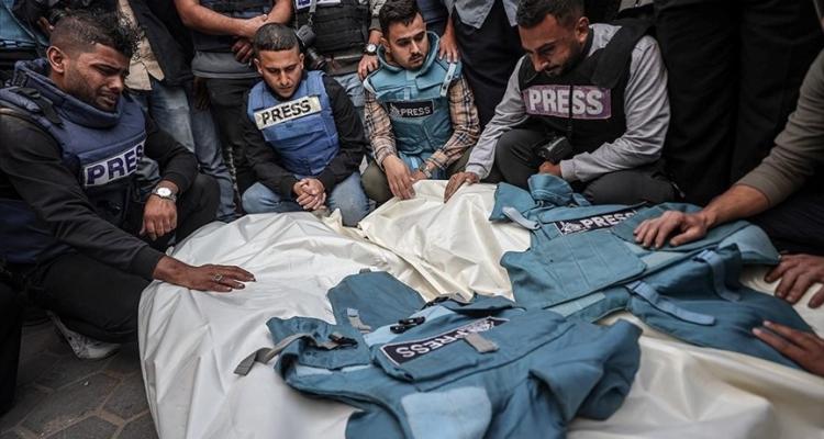 في اليوم العالمي لحرية الصحافة.. الصحفي الفلسطيني شاهد على الإبادة وهدف لها