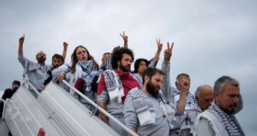 وصول ناشطي “أسطول الصمود” إلى تركيا بعد ترحيلهم من سلطات الاحتلال