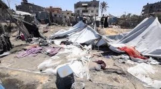 شهيد وإصابات بقصف خيمة نازحين في مواصي خانيونس