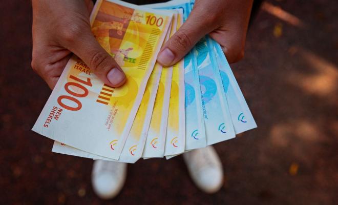 السويطي : مقترح لجدولة الرواتب وتحذير من خطوات تصعيدية