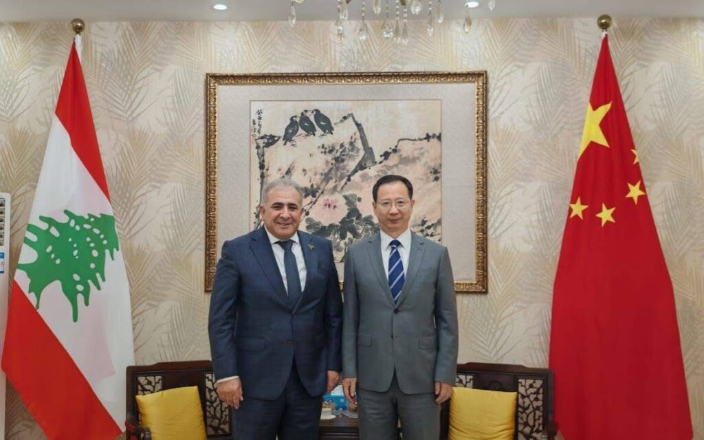 السفير الفلسطيني في لبنان يبحث مع السفير الصيني أوضاع اللاجئين الفلسطينيين والتطورات في لبنان