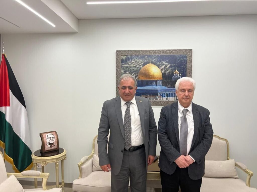 السفير الاسعد يستقبل امين عام لقاء مستقلون من اجل الحرية رافي مادايان
