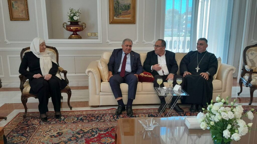 السفير الاسعد يلتقي السيدة بهية الحريري
