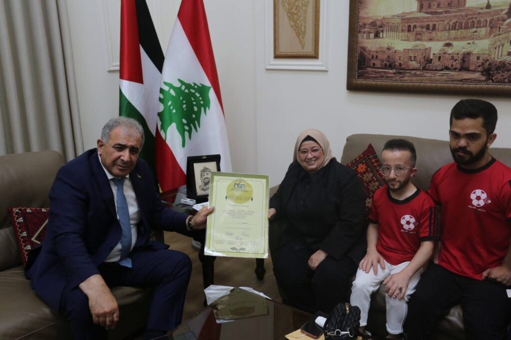 السفير الاسعد يستقبل نادي فلسطين لقصار القامة
