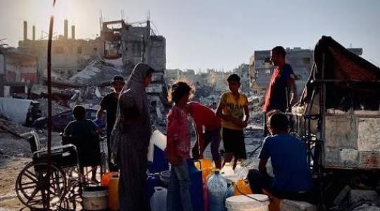 أزمات غزة تضع الناس على “شفا الهاوية”