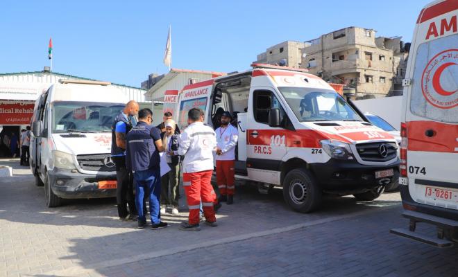 الهلال الأحمر الفلسطيني ينفذ عملية إجلاء جديدة للمرضى عبر معبر رفح البري