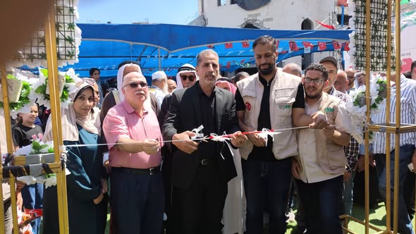 على أنقاضها المدمرة  التعليم شرق غزة تفتتح مدرسة أبو بكر الصديق (مسقط التفاح).