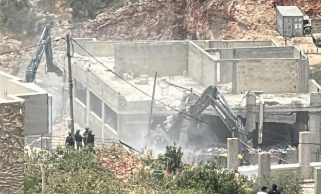 الاحتلال يهدم 8 منازل في برطعة جنوب غرب جنين ويهدد بهدم 12 أخرى