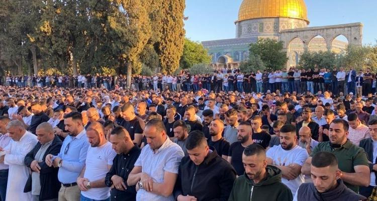 منع الأذان في مساجد القدس… بدعوى “الضوضاء” استهداف صارخ للهوية الإسلامية وتزييف للواقع