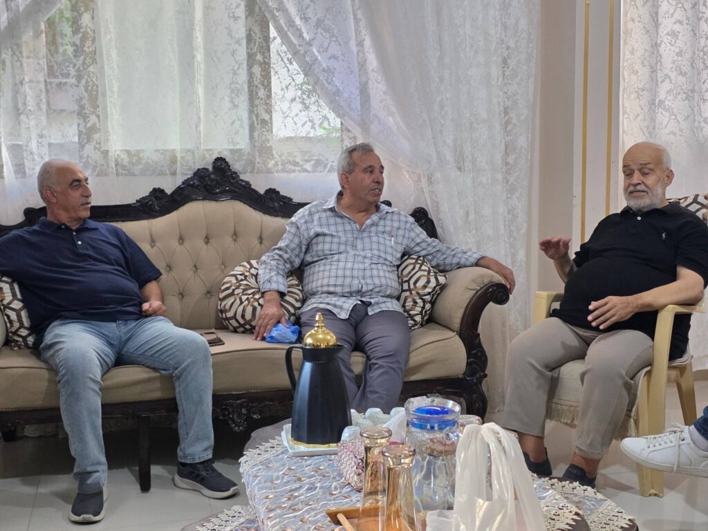 وفد من التجمع الصحفي الديمقراطي وإذاعة صوت الشعب يزور الزميل القدير حسن جبر ويطالب بإنقاذ حياته فوراً