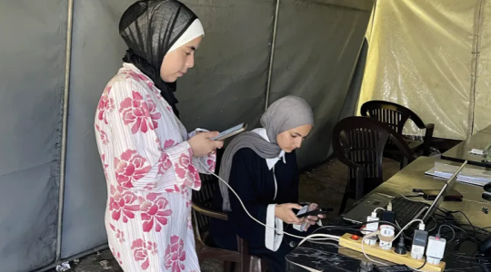 طلبة الثانوية العامة في قطاع غزة يتقدمون لامتحان تجريبي في مادة التربية الاسلامية اليوم