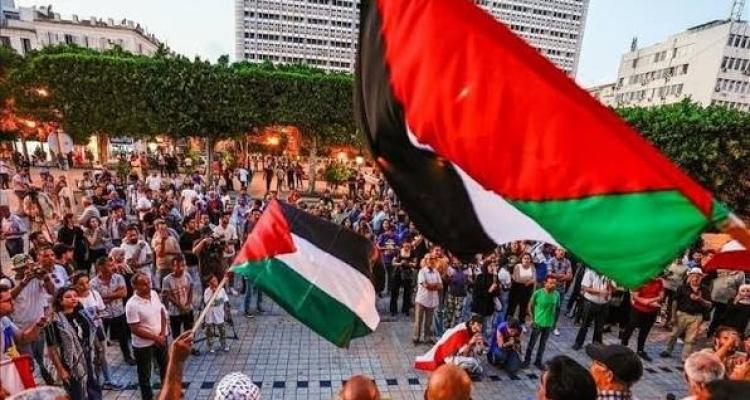 تونسيون يطالبون بوقف الإبادة ورفع حصار غزة وإطلاق سراح الأسرى