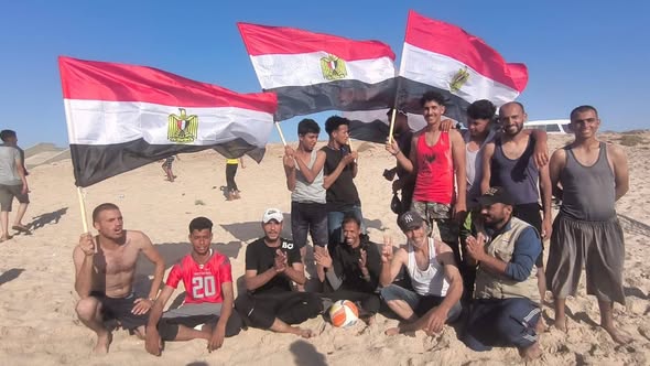اللجنة الرياضية في المخيم المصري الزهراء ينظم رحلة ترفيهية على شاطئ البحر لنازحيه