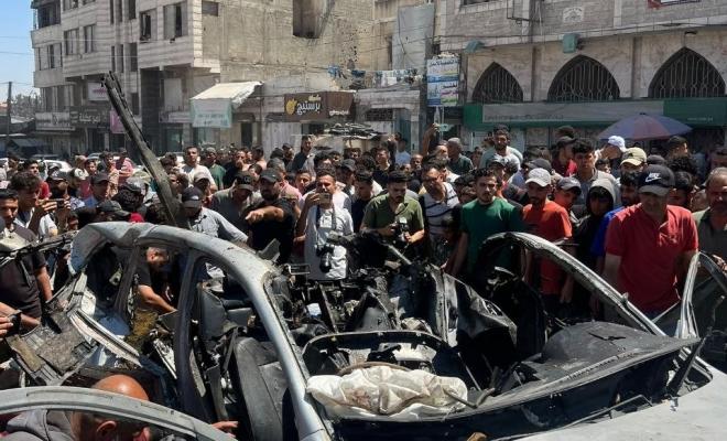 شهداء وجرحى في قصف إسرائيلي استهدف مركبة مدنية بحي الرمال غرب غزة