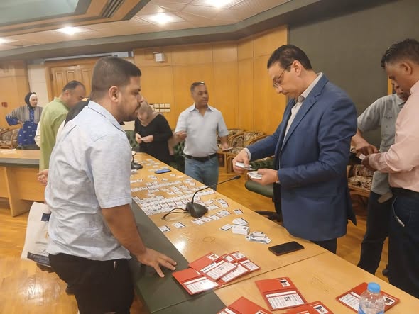 بحضور نقيب الصحفيين المصريين الأستاذ خالد البلشي لجنة نقابة الصحفيين الفلسطينيين في مصر تسلم عددا من بطاقات العضوية المحلية والدولية لأعضاء النقابة المتواجين في جمهورية مصر العربية.
