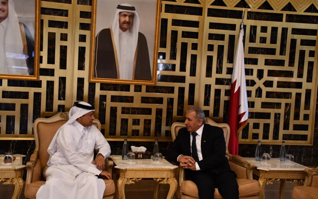 السفير الاسعد يعزي السفير القطري بوفاة الأمير الوالد الشيخ حمد بن خليفة آل ثاني