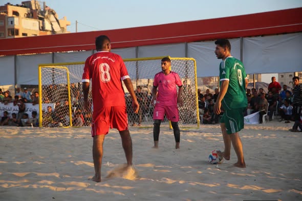 اتحاد الكرة وجمعية فلسطين الغد للتنمية المجتمعية يفتتحان البطولة السابعة لكرة القدم الشاطئية  فوزان لغزة الرياضي واتحاد الشجاعية على خدمات الشاطئ والأهلي الفلسطيني