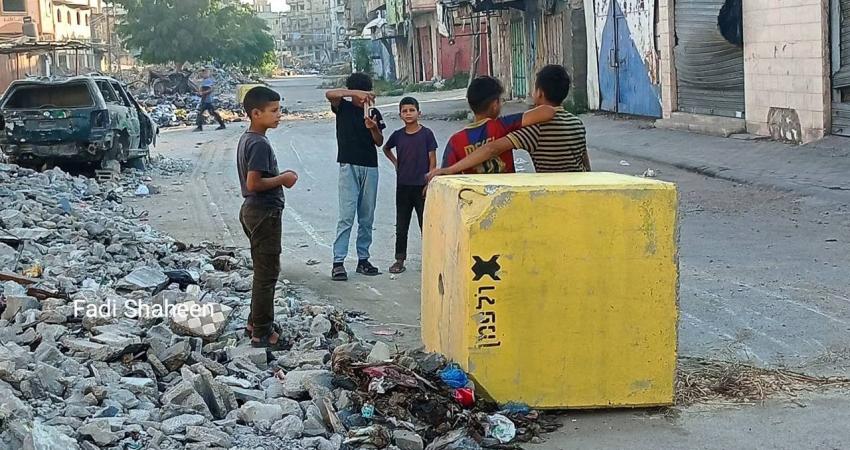 شهداء وإصابات وتدمير منازل ومواصلة توسيع الخط الأصفر بدير البلح