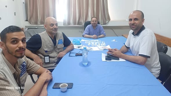 مستشفى العيون يستضيف استشاريا في أمراض الشبكية ضمن برنامج الزيارات الطبية لمؤسسة (PCRF)