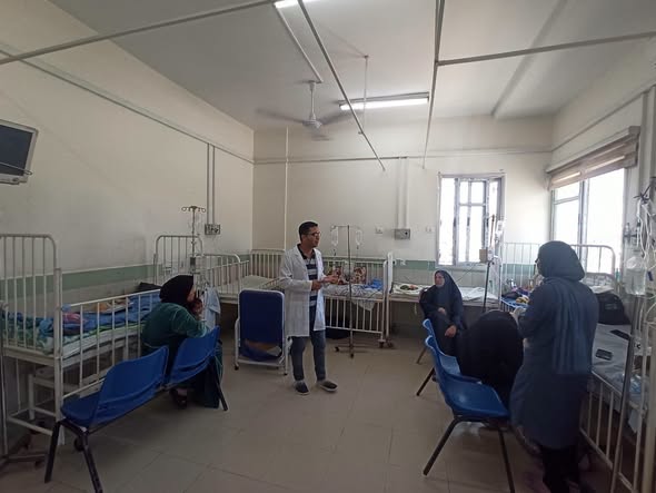 دائرة التثقيف الصحي بوزارة الصحة تنفذ سلسلة لقاءات توعوية لمرافقي المرضى في مستشفى الرنتيسي للأطفال ::