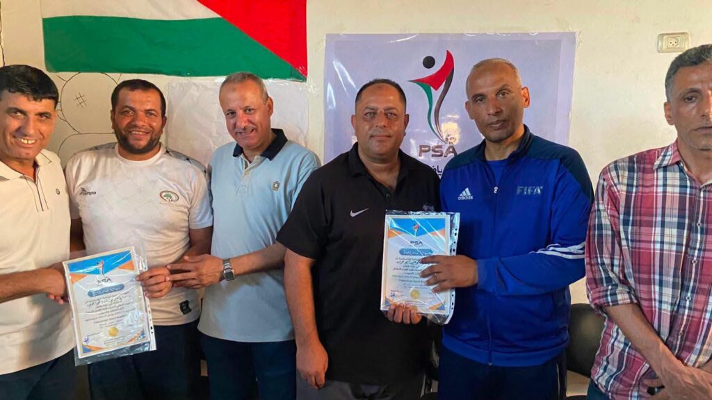 الأكاديمية الرياضية تنظم دورة لمدربي أكاديميات كرة القدم