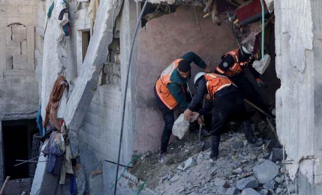 استشهاد أم وأطفالها الـ 4 بقصف إسرائيلي لشقة سكنية جنوب غزة