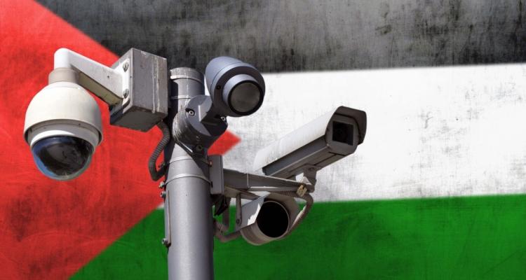 دراسة فلسطينية: “إسرائيل” تستخدم الفلسطينيين مختبرًا لتطوير تقنيات المراقبة وتصديرها عالميًا