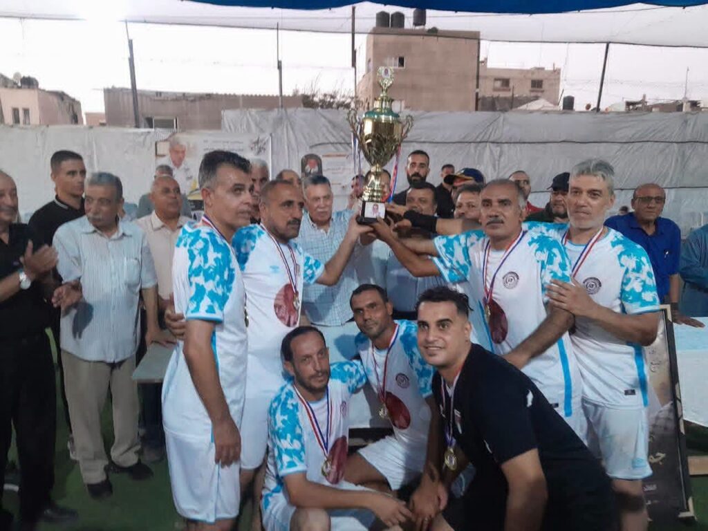 نادي خدمات دير البلح وشبكة عالم الرياضة يحييان الذكرى السادسة لرحيل الرياضي الكبير جمال البحيصي “أبو إسماعيل” برعاية شركة الرمال الطيبة
