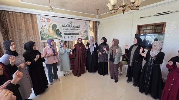 نقابة الصحفيين بالتعاون مع المركز السعودي تنظّم ورشات للتفريغ النفسي للصحفيات في غزة