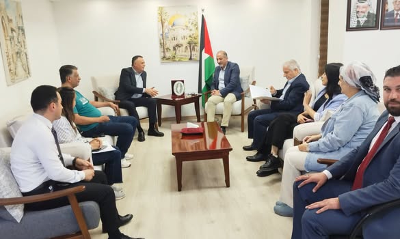 نقيب الصحفيين الفلسطينيين يبحث مع مندوب فلسطين آليات تفعيل دور “البرلمان العربي” لحماية الصحفيين وإسناد قطاع غزة