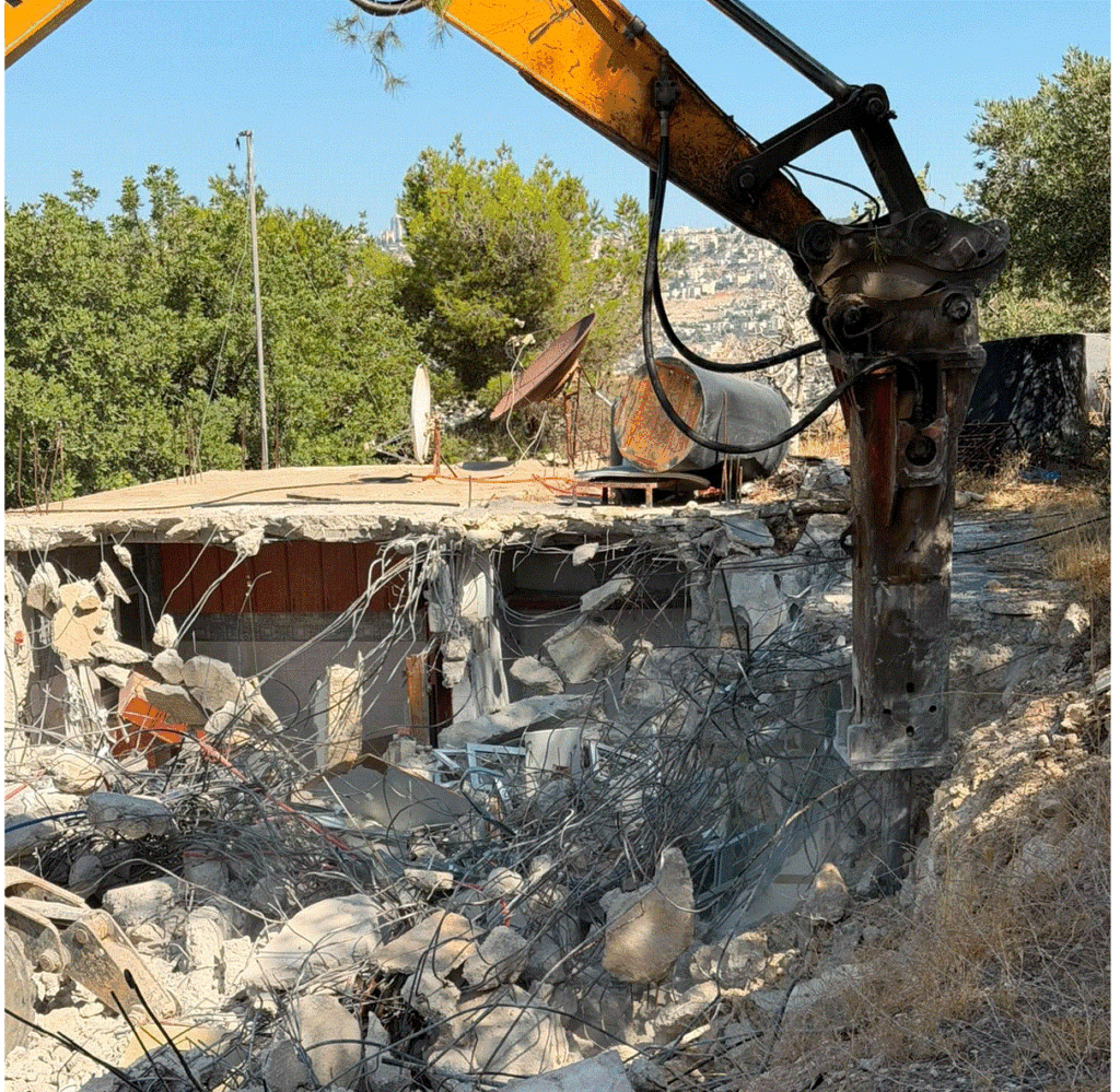 تصعيد إسرائيلي واسع في الضفة والقدس: أم تفقد جنينها وإصابات وهدم منازل واستيلاء على أراضٍ واعتقالات بالعشرات