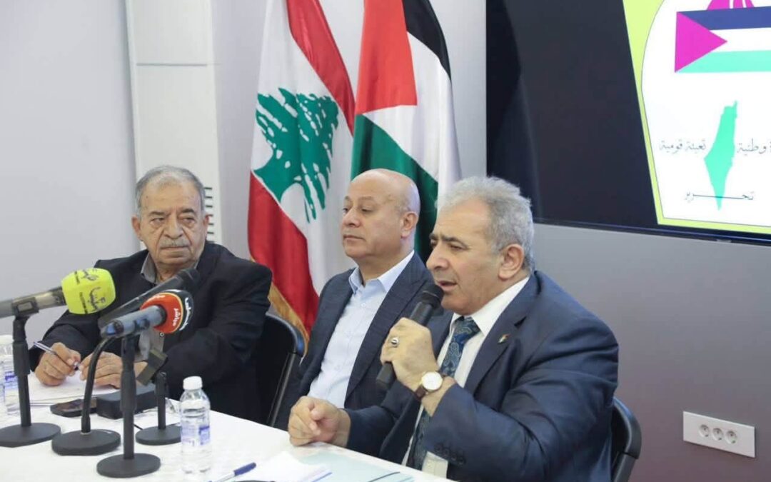أبو هولي يضع اللجان الشعبية في المخيمات الفلسطينية بلبنان في صورة التحركات السياسية لحماية الأونروا وتعزيز صمود اللاجئين