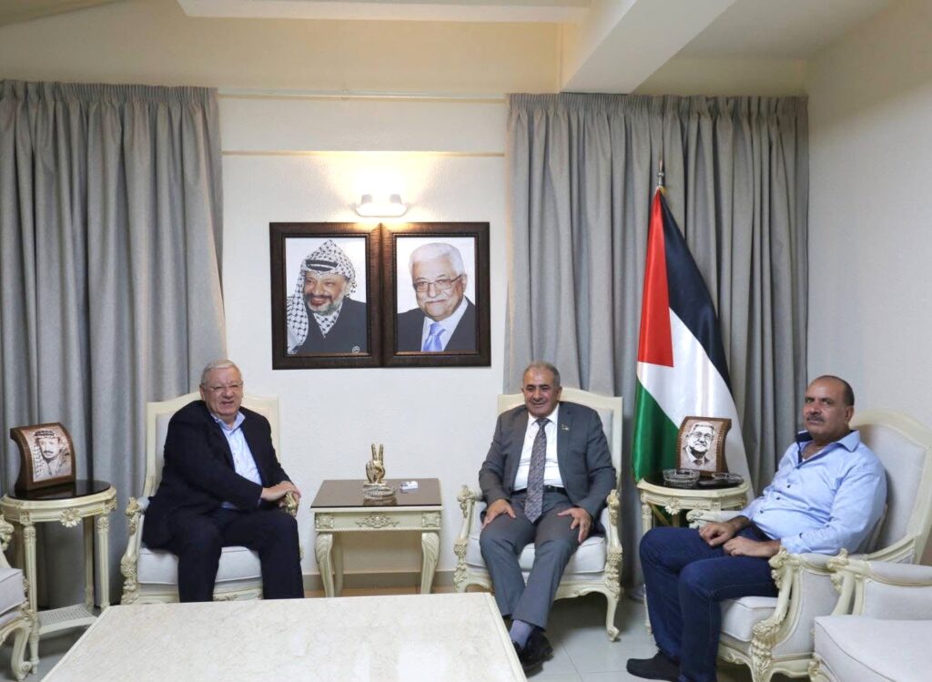 السفير الأسعد يستقبل رئيس تحرير موقع بيروت للأخبار مبارك بيضون والكاتب الصحفي عصام الحلبي
