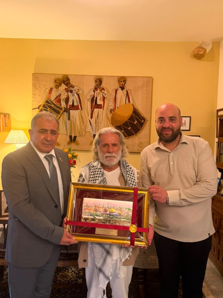 سفير دولة فلسطين لدى لبنان محمد الاسعد ونادي هلال القدس يكرمان الفنان العربي الكبير مارسيل خليفة  بيروت 17-8-2026
