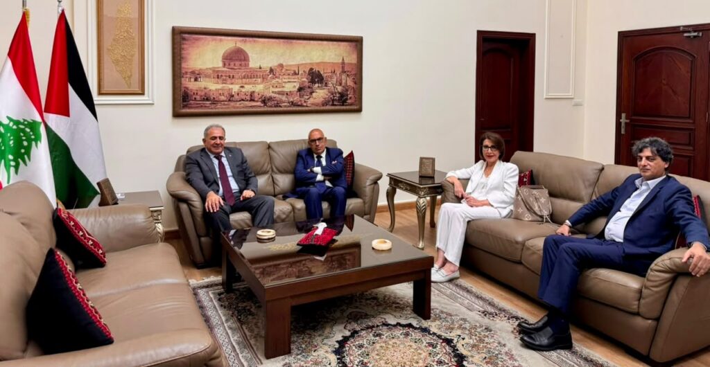 السفير الاسعد يستقبل رئيس جهاز الاعلام والتواصل في حزب القوات اللبنانية شارل جبور