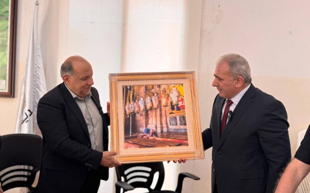 السفير الاسعد يزور بلدة الدامور ويلتقي رئيس البلدية والمجلس البلدي