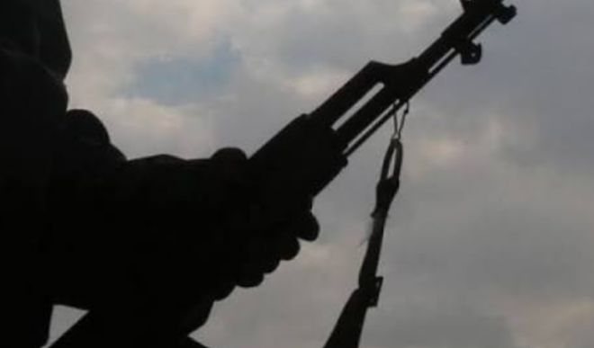 غزة أمام تحدي فوضى السلاح.. قتلى وجرحى في شجارات عائلية وتحذيرات حقوقية من تهديد السلم الأهلي وسيادة القانون