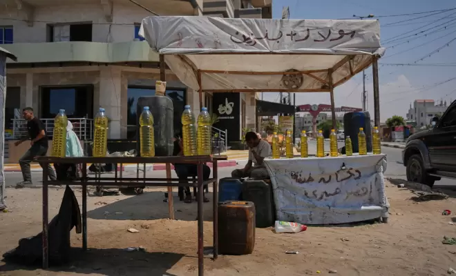 أسوشيتد برس: اتساع تهريب السلع إلى غزة يتحول إلى تجارة بملايين الدولارات