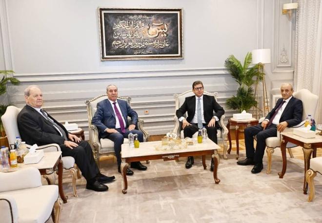 القاهرة تكثّف تحركاتها لترتيب البيت الفلسطيني.. مباحثات مع وفد رفيع ومساعٍ لجمع «فتح» و«حماس» قبل الانتخابات