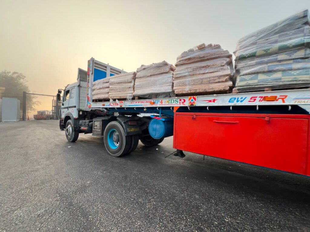 الهلال الأحمر المصري يطلق قافلة «زاد العزة» 265 بحمولة أكثر من 3,456 طنًا من المساعدات الإنسانية الشاملة إلى غزة