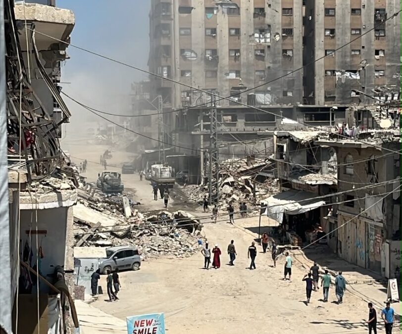 بحرية الاحتلال تطلق نار ببحر غزة والمدفعية تقصف بخان يونس وبيت لاهيا