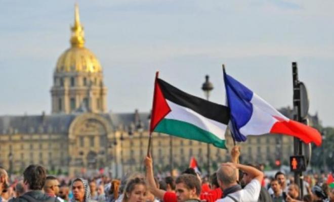 فرنسا تُجلي 44 فلسطينيا من غزة بينهم علماء وفنانون مهدّدون