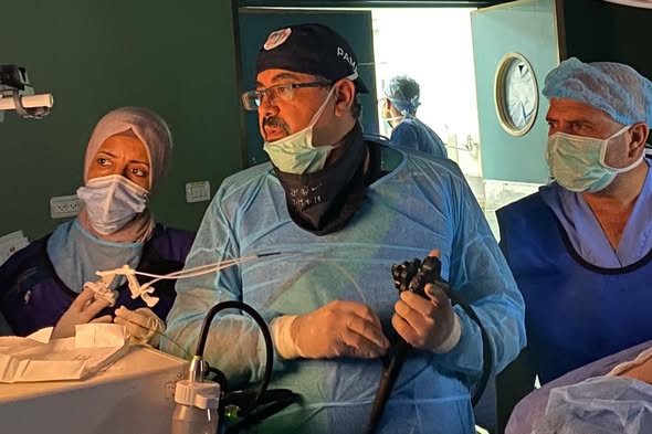 مجمع ناصر الطبي ينجح في إعادة تشغيل خدمة تنظير القنوات المرارية (ERCP)