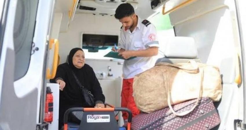 مغادرة 95 مريضًا ومرافقيهم عبر معبر رفح