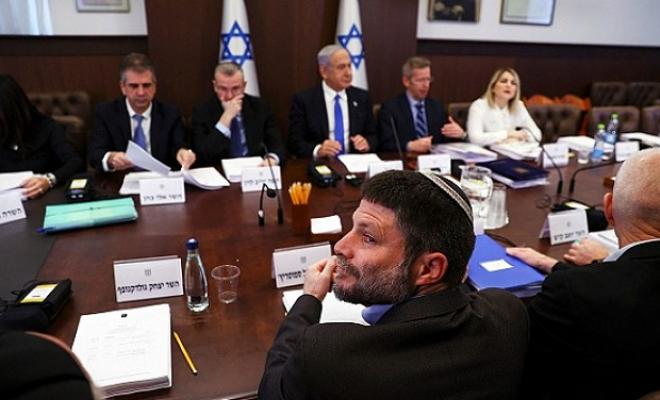 وزيران إسرائيليان يطالبان نتنياهو بإجراء تصويت جديد في الكابنيت بشأن اتفاق غزة