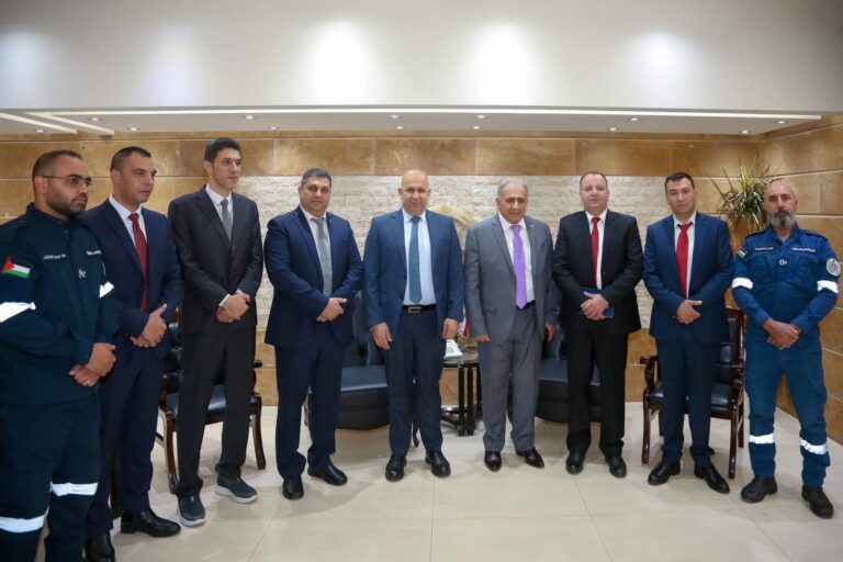 السفير  الاسعد و اللواء ثوابتة يزوران المدير العام للدفاع المدني اللبناني