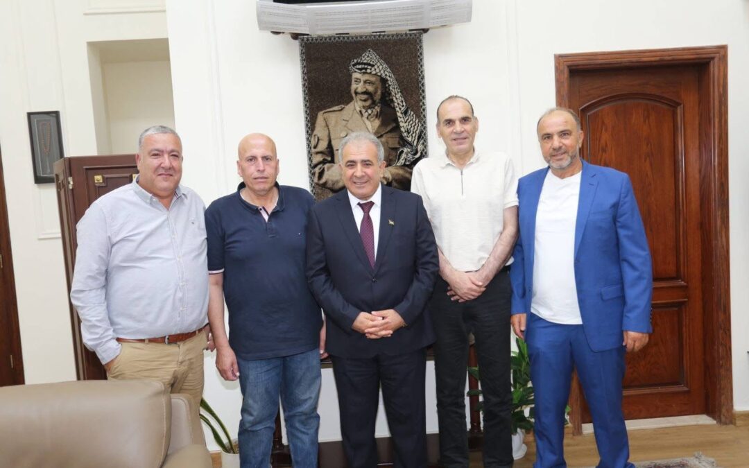السفير الاسعد يستقبل وزير الشباب والرياضة الفلسطيني على رأس وفد